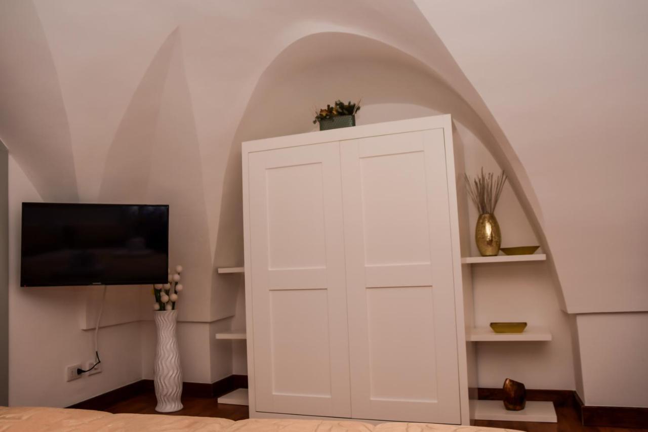 Ferrante D'Aragona Rooms レッチェ エクステリア 写真