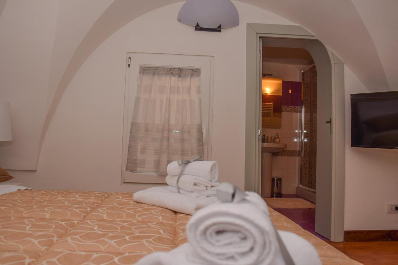 Ferrante D'Aragona Rooms レッチェ エクステリア 写真