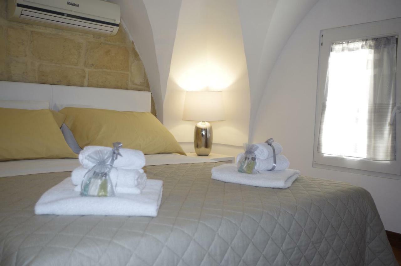 Ferrante D'Aragona Rooms レッチェ エクステリア 写真