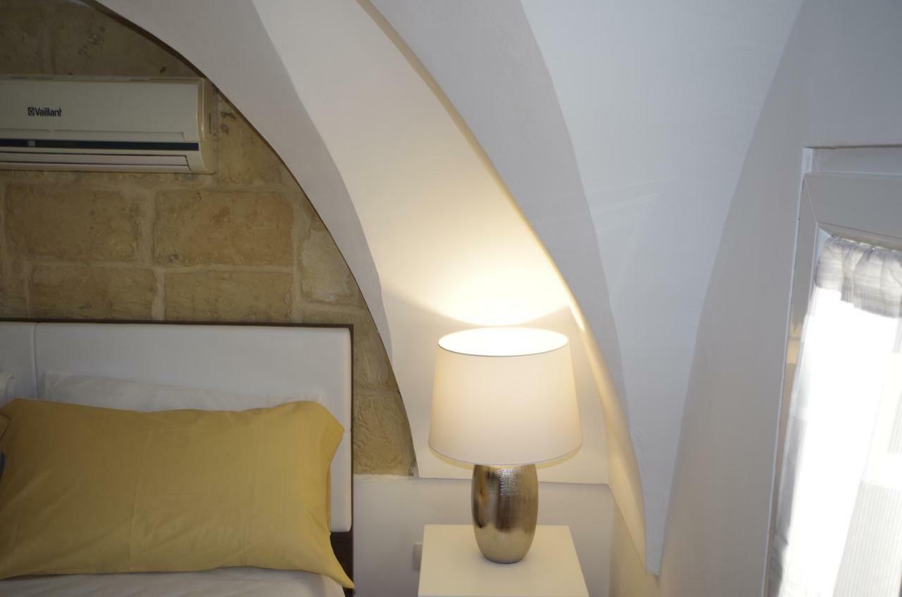 Ferrante D'Aragona Rooms レッチェ エクステリア 写真